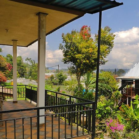 Dajan Buyan Homestay Бедугул Экстерьер фото