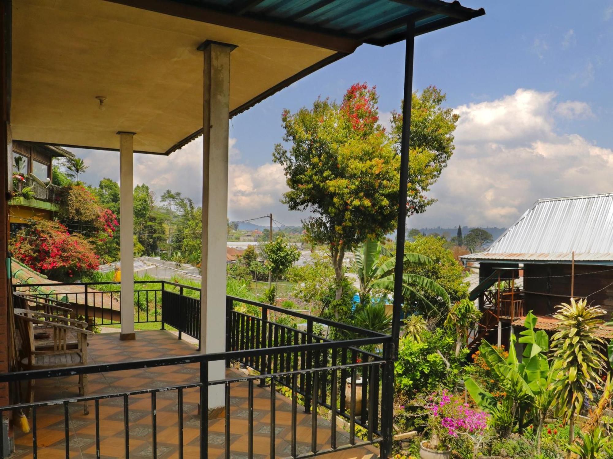 Dajan Buyan Homestay Бедугул Экстерьер фото